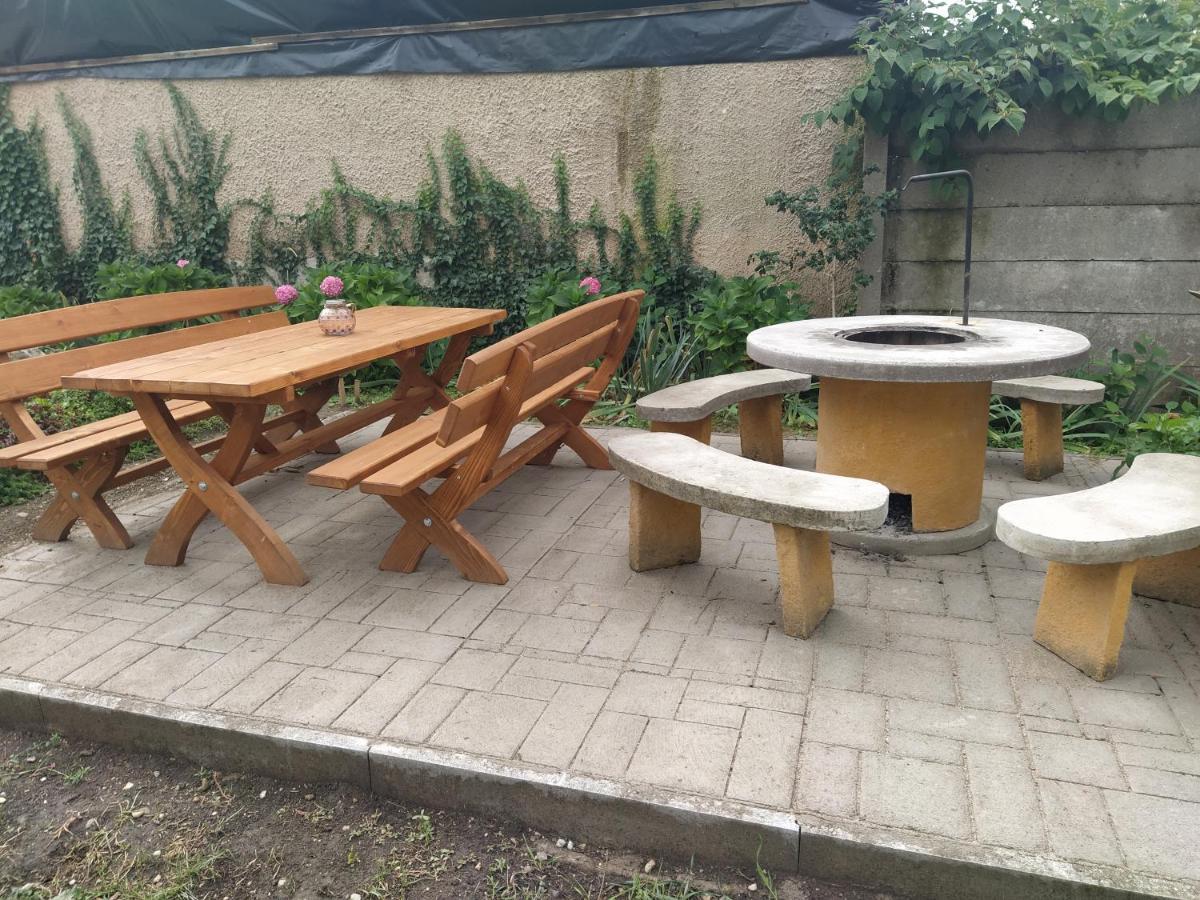 Heni Vendeghaza Hotel Vadna Bagian luar foto