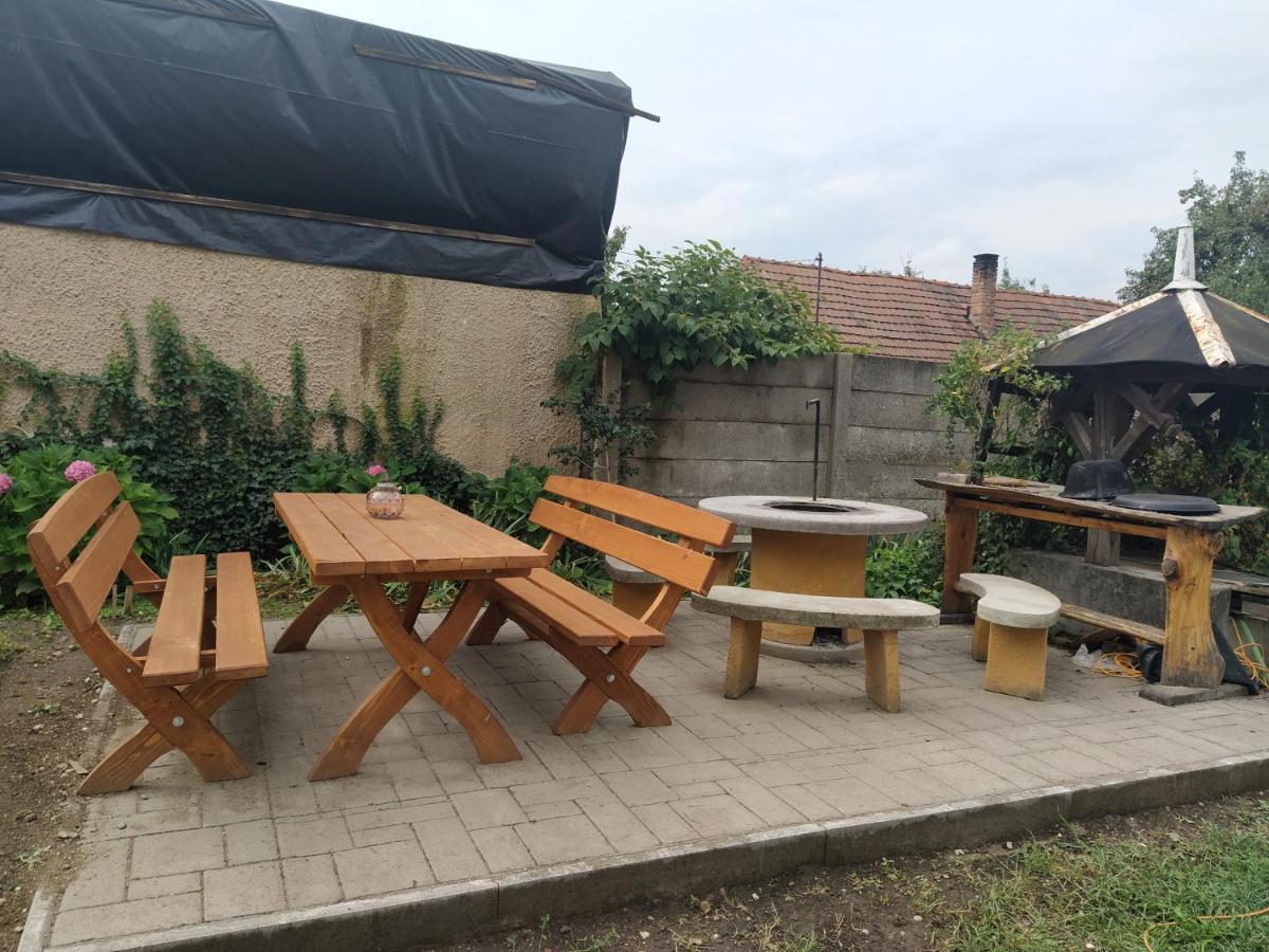 Heni Vendeghaza Hotel Vadna Bagian luar foto