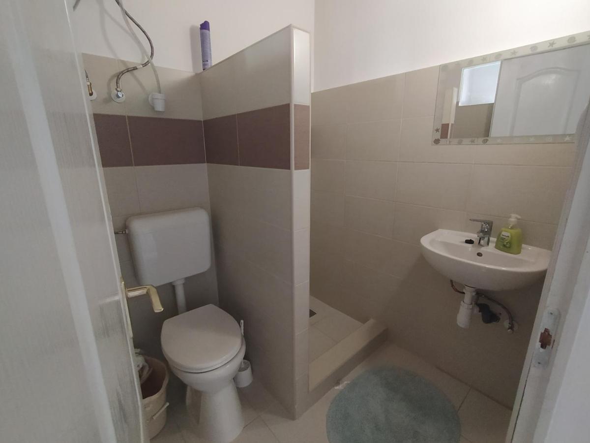 Heni Vendeghaza Hotel Vadna Bagian luar foto