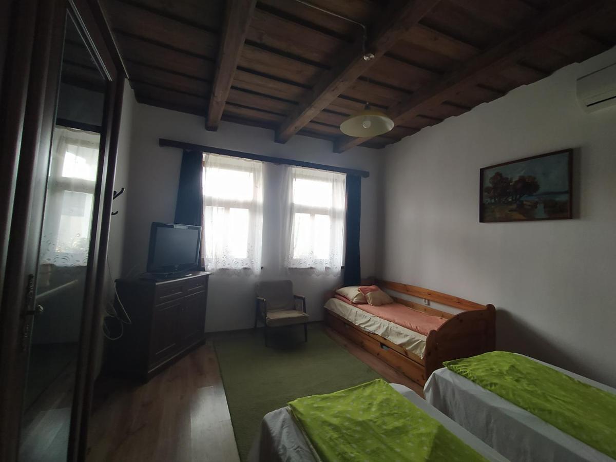 Heni Vendeghaza Hotel Vadna Bagian luar foto