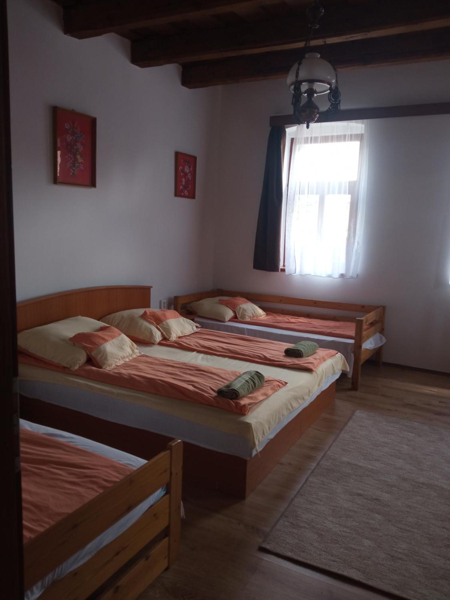 Heni Vendeghaza Hotel Vadna Bagian luar foto