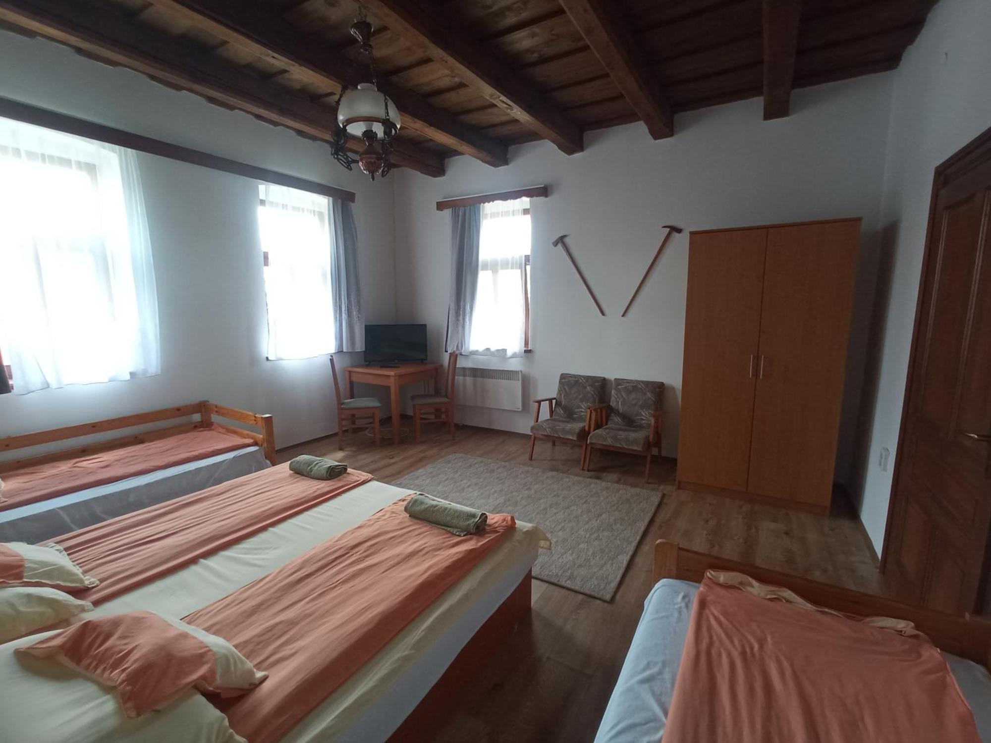 Heni Vendeghaza Hotel Vadna Bagian luar foto
