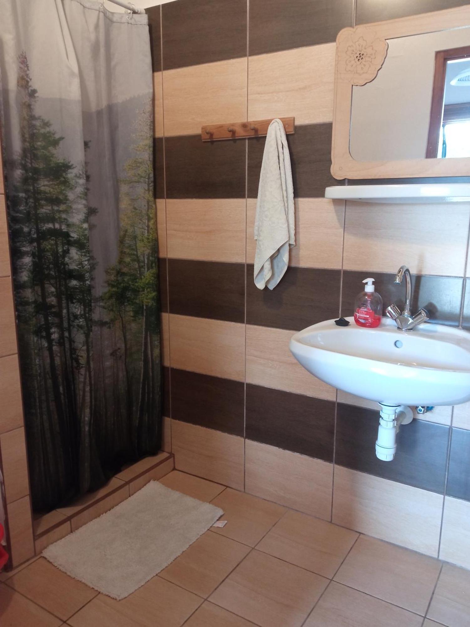 Heni Vendeghaza Hotel Vadna Bagian luar foto